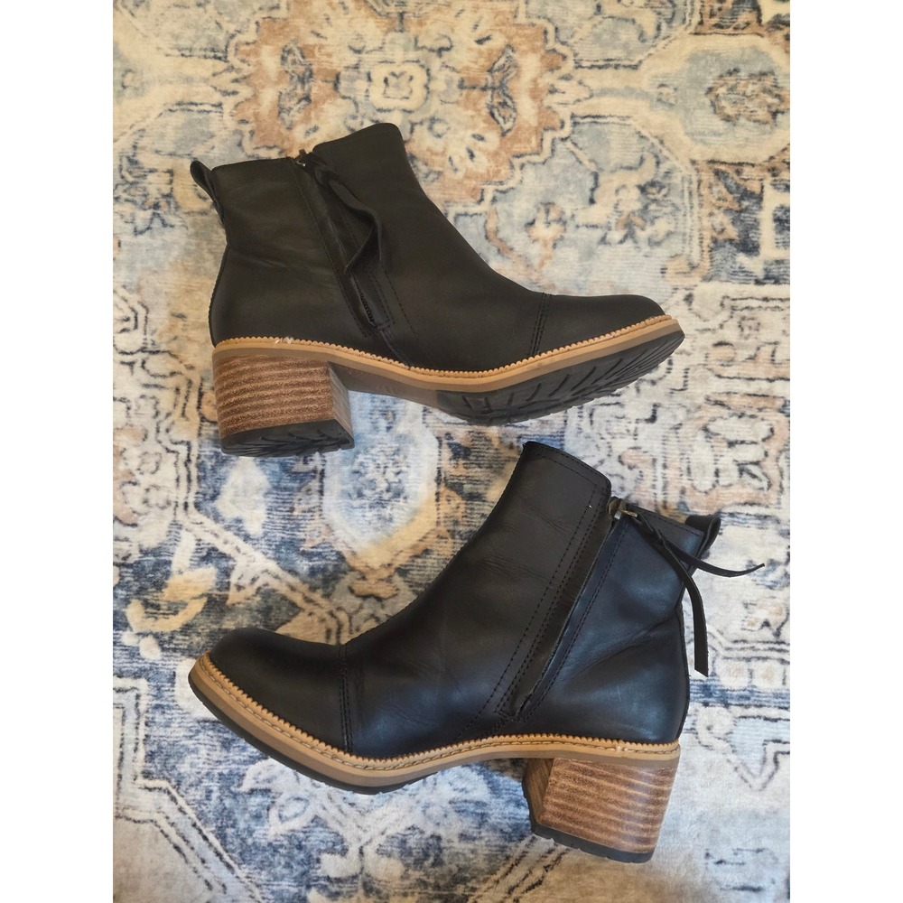 TOMS Women's Size 7.5 Black Leather Marina Heeled Closed Toe Bootie